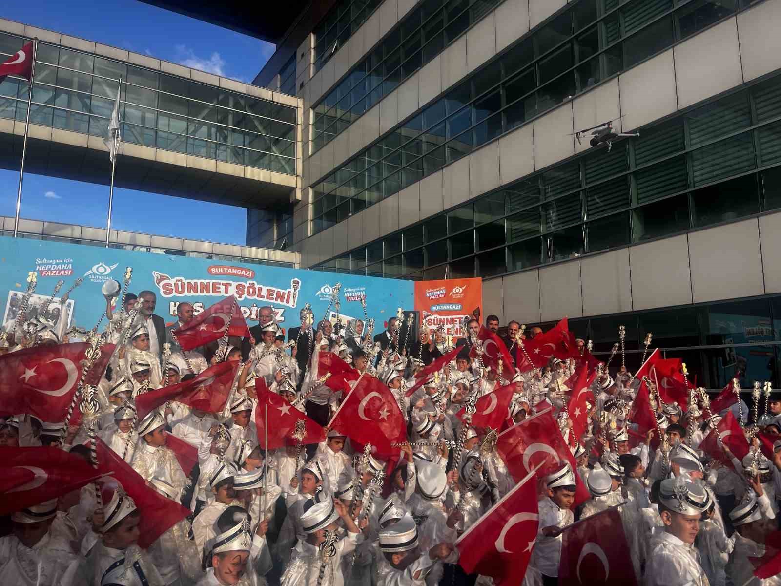 Sultangazi’de bin 500 çocuğa sünnet şöleni