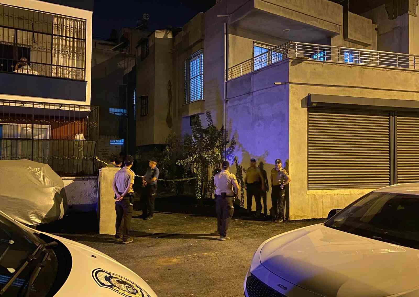 Mersin’de anne 5 yaşındaki çocuğunu bıçaklayarak öldürdü