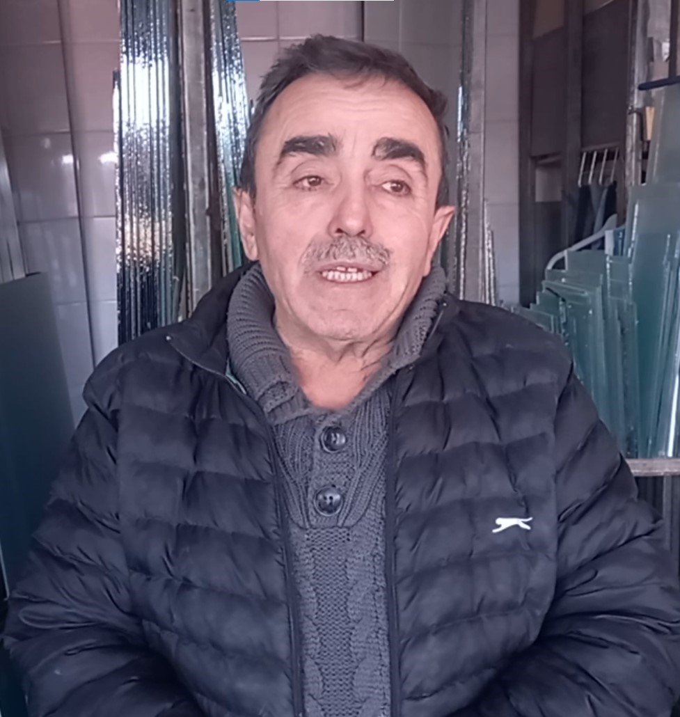 Gedizli hayırsever Mehmet Özdemir’den öğrencilere büyük destek