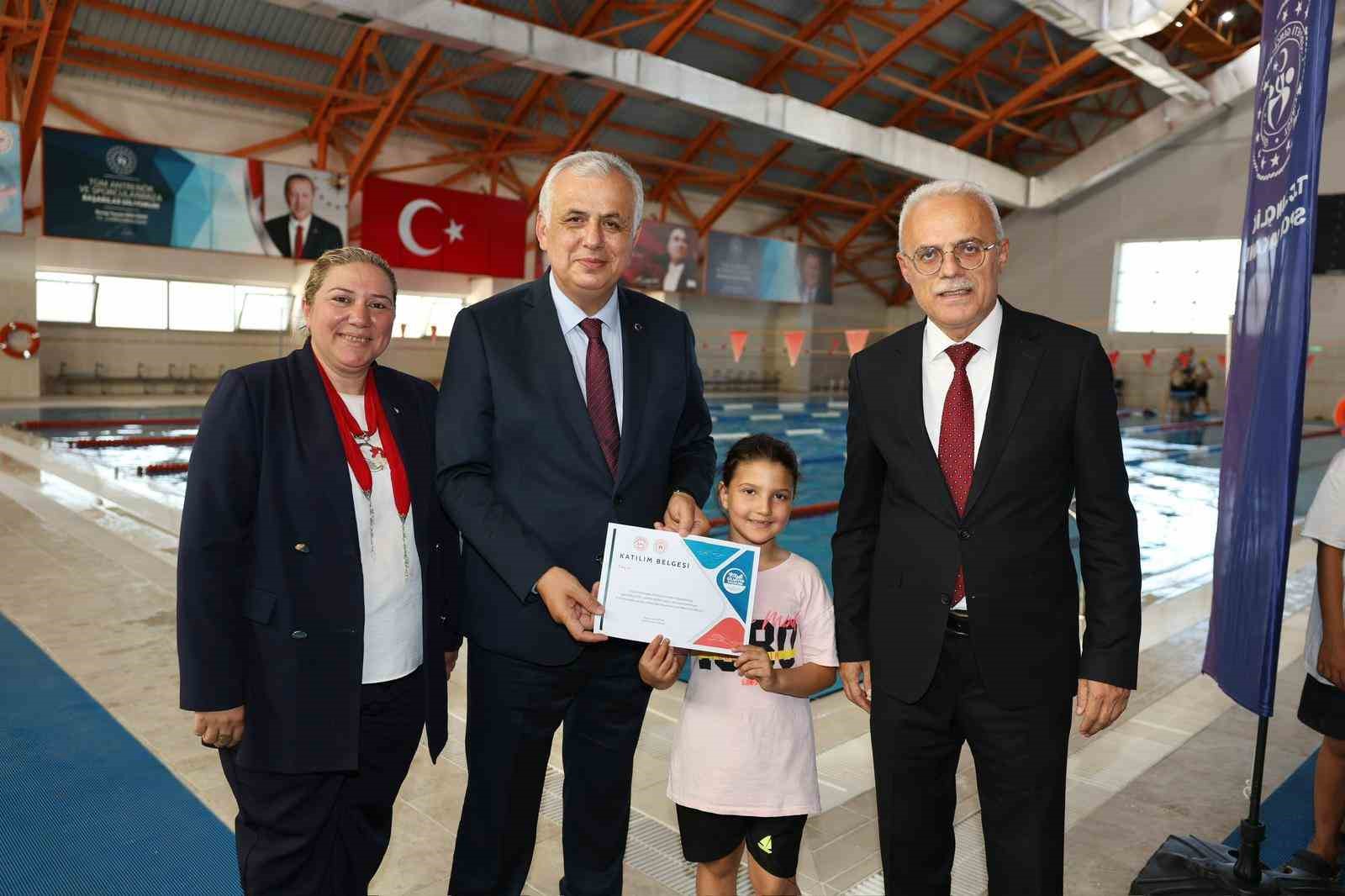 Roman çocuklar yüzme öğrendi