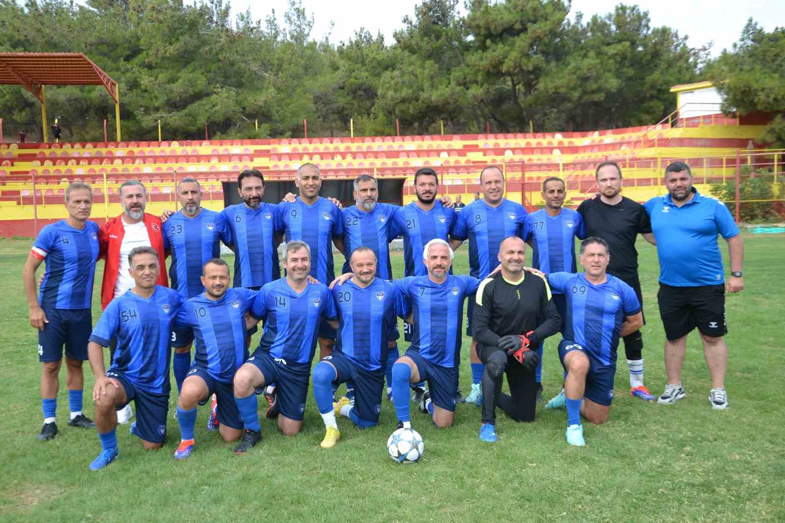 Ayvalık’ta yapılan 8. Dostluk ve Kardeşlik Masterler Futbol Turnuvası tamamlandı