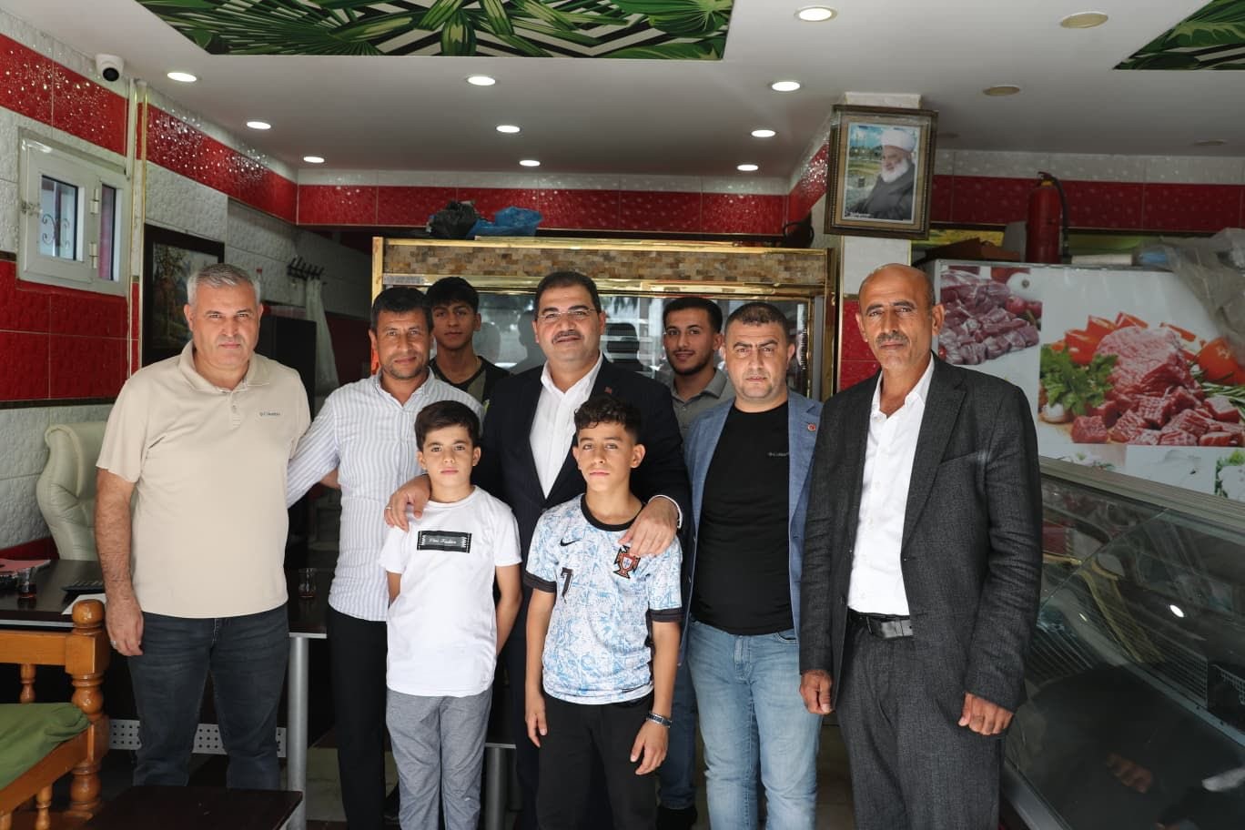 Canpolat, halkla iç içe olmayı sürdürüyor