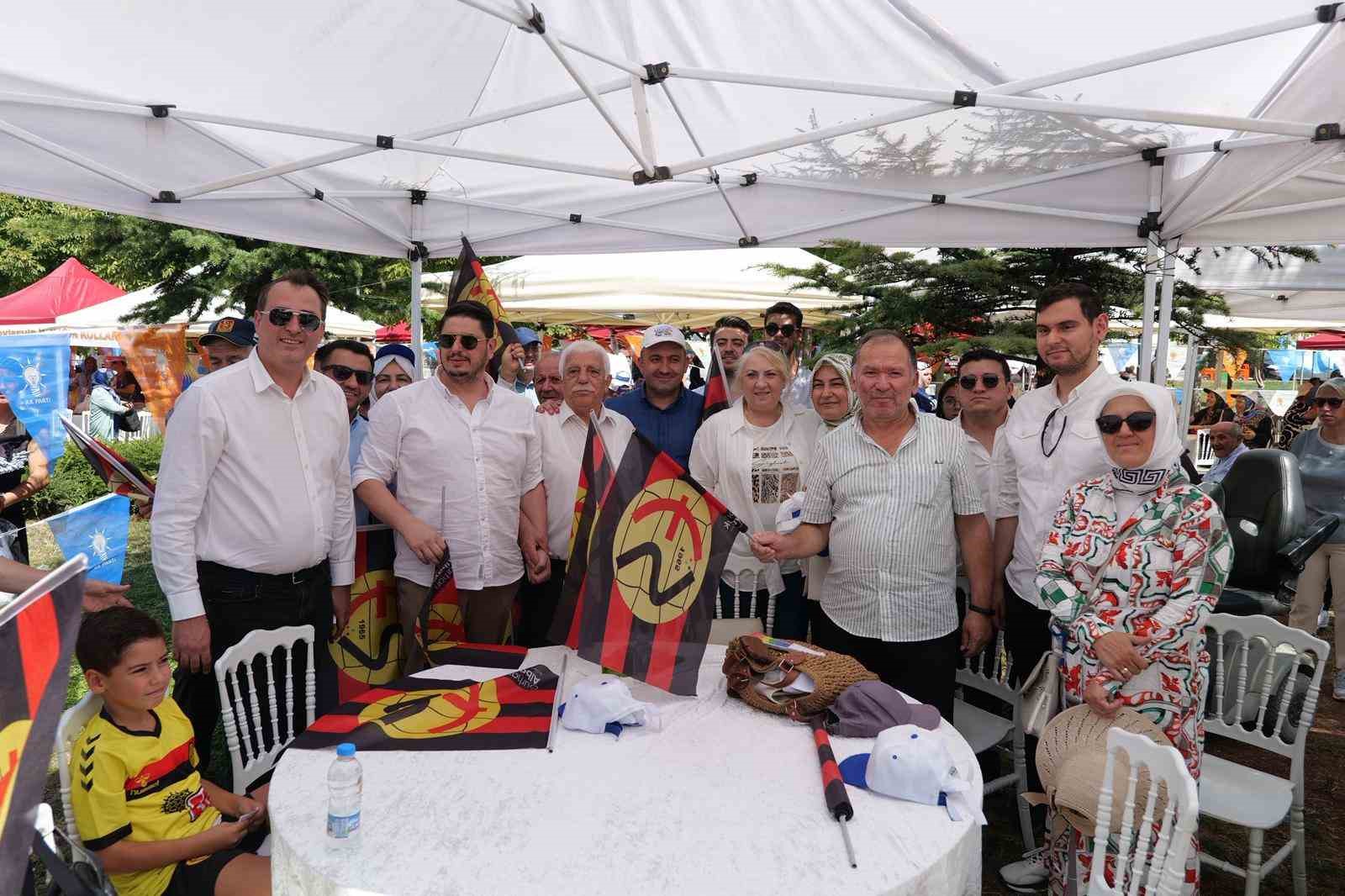 AK Parti’nin 24’üncü kuruluş yıl dönümü sebebiyle pinnik düzenlendi