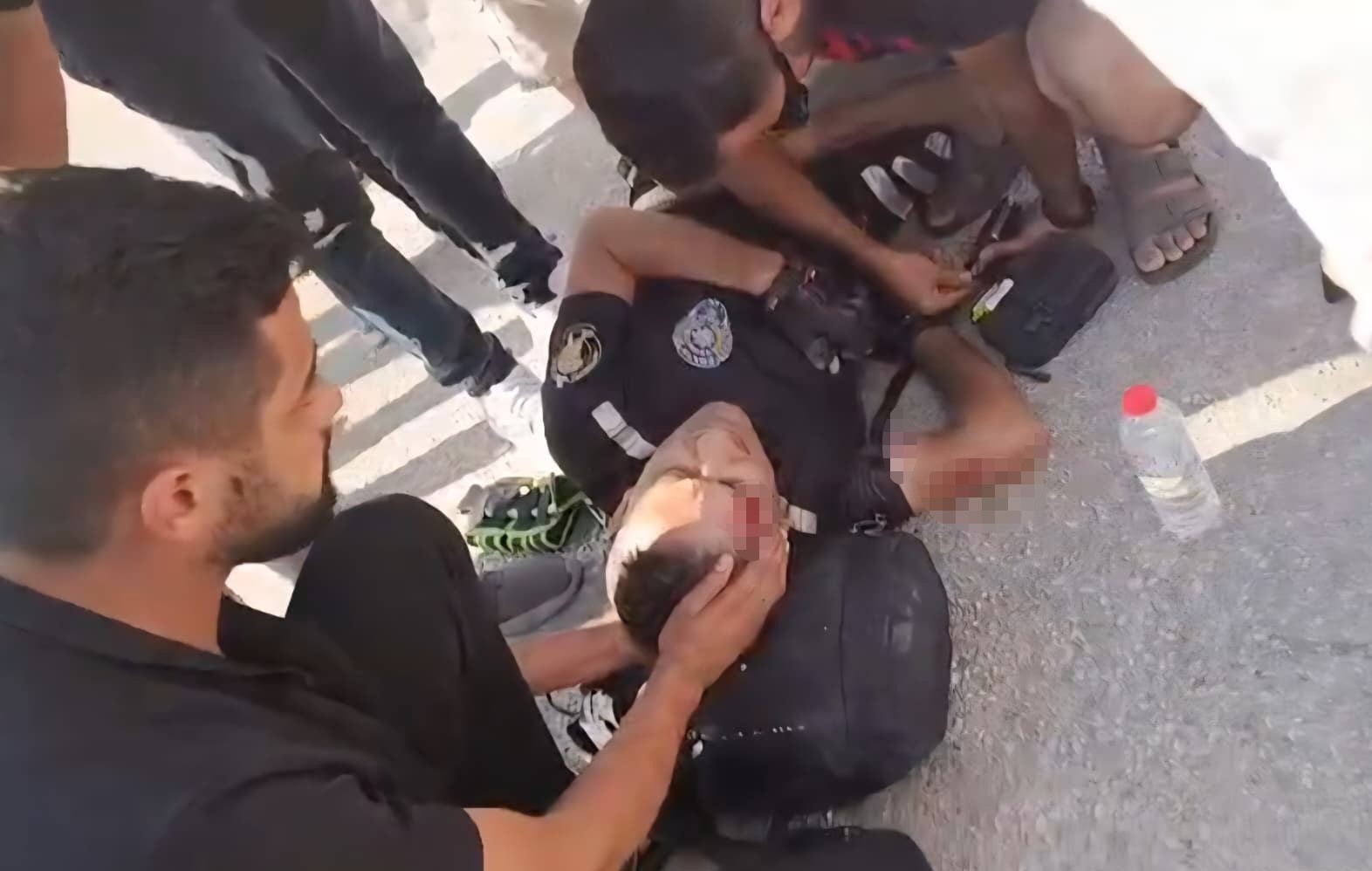 Motosikletli trafik polisi, kazada ağır yaralandı