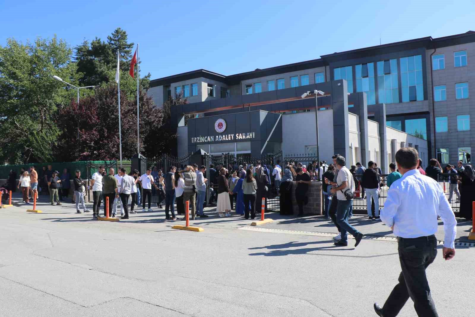 Erzincan Adliyesi’nde zabıt katipliği sınavı yoğunluğu