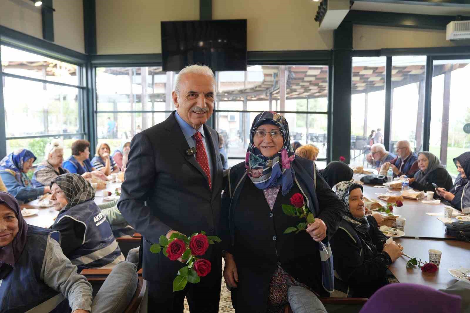 Ümraniye Belediyesi’nden Dünya Yaşlılar Günü’ne özel etkinlik