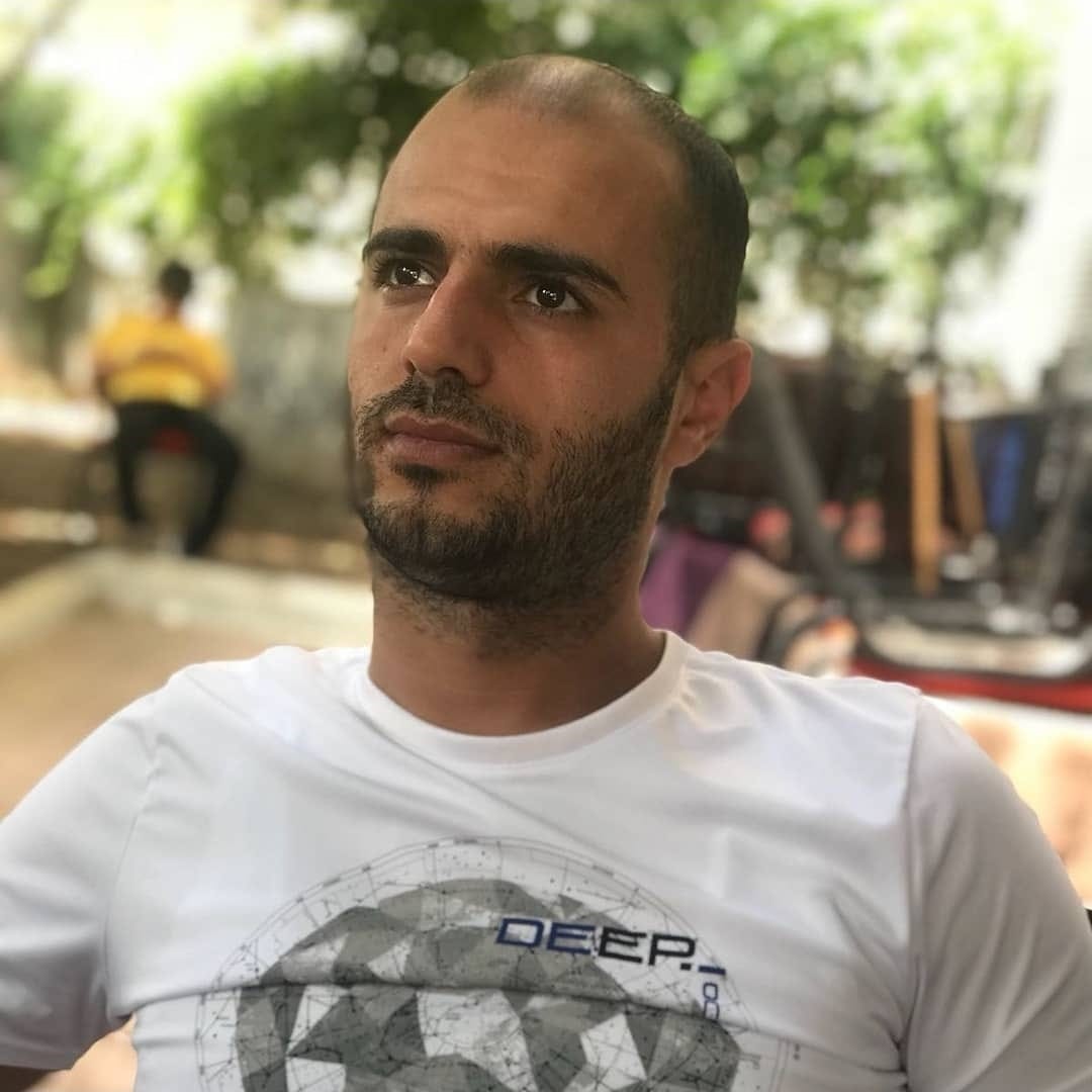 Husumetlileri tarafından mahalleden gönderilen şahıs silahlı saldırıda öldü