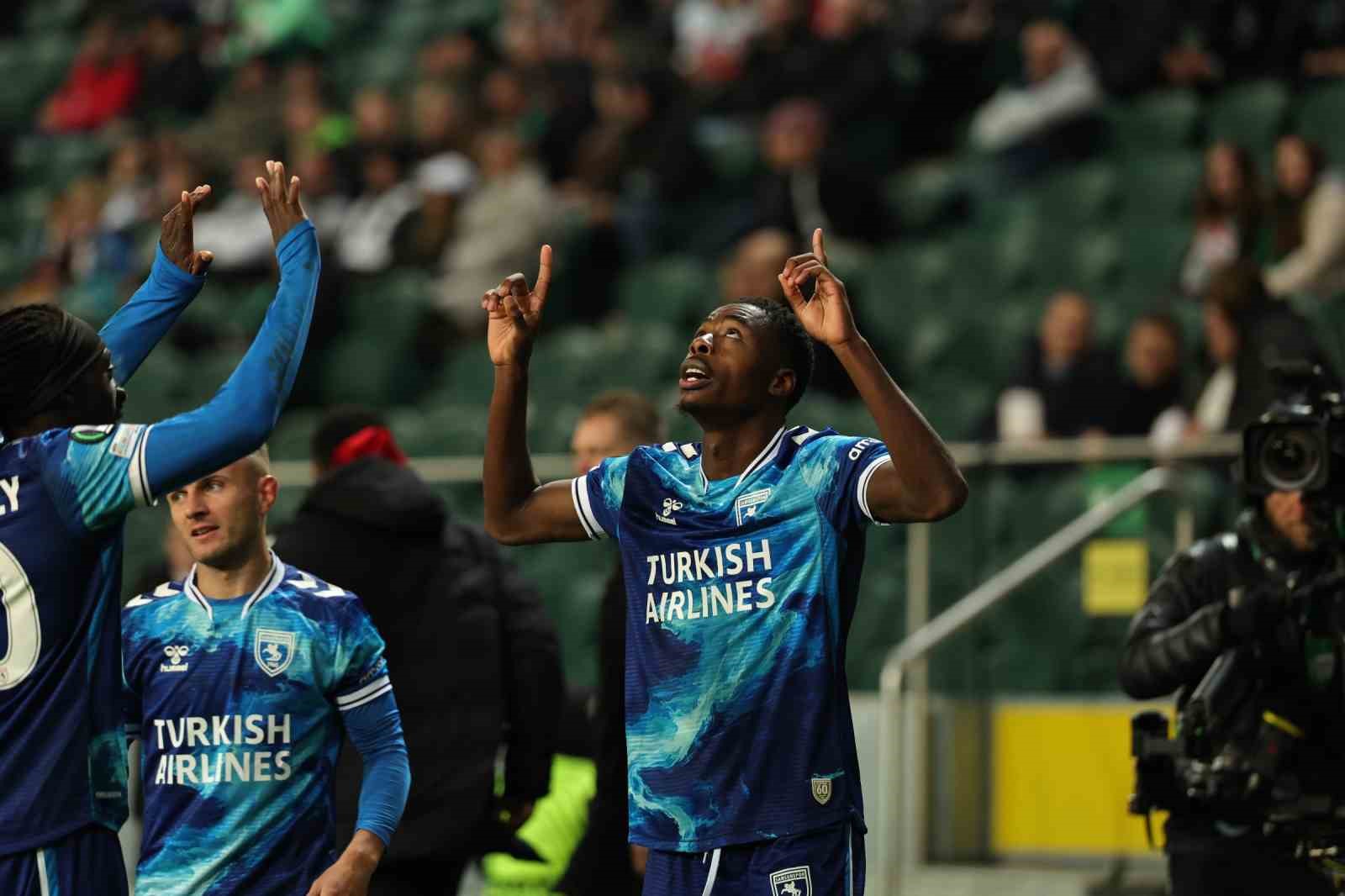 UEFA Konferans Ligi: Legia Varşova: 0 - Samsunspor: 1 (İlk yarı)