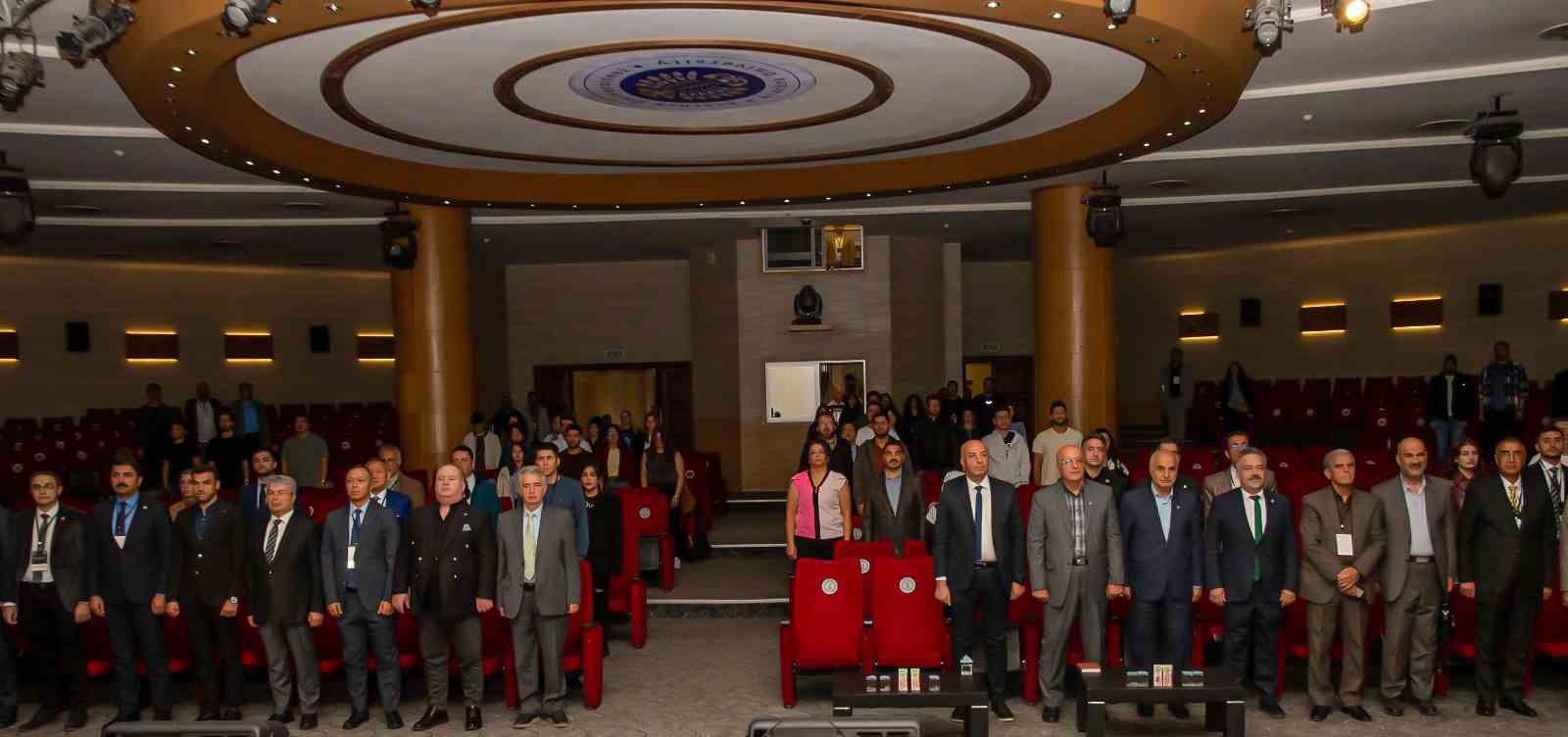Uluslararası veteriner tıbbi bitkiler ve geleneksel tıp kongresinin 2.si Atatürk Üniversitesi ev sahipliğinde gerçekleşti