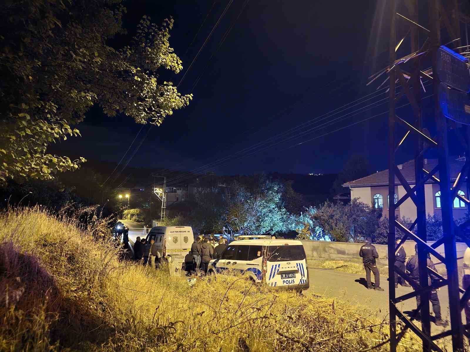 Cami çıkışında evlerinin önünde öldürülen karı-koca toprağa verildi