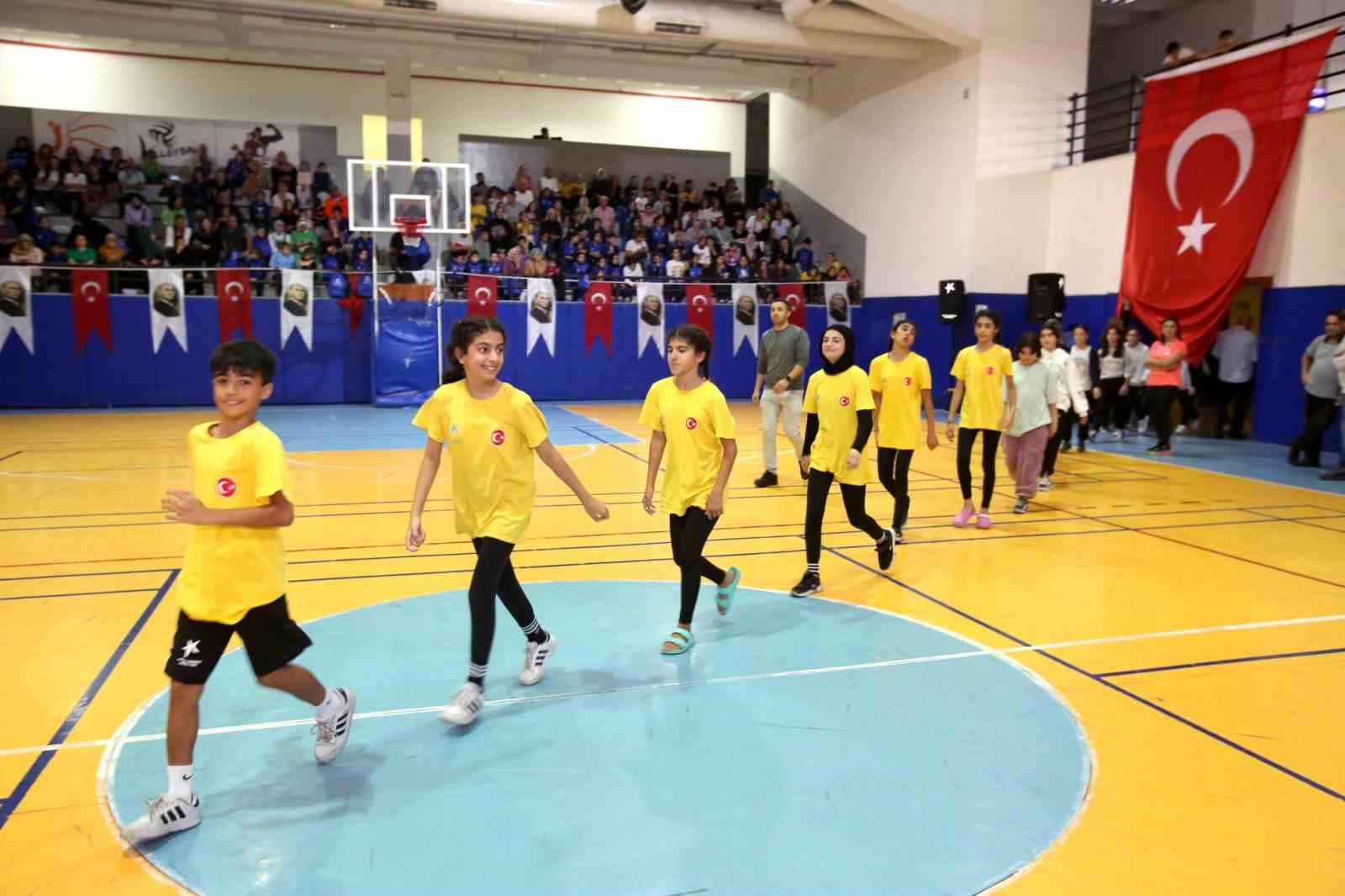 Küçükçekmece’de 14 branşta Kış Spor Okulları başladı
