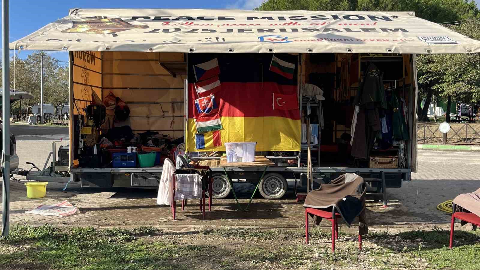 Barış için at üzerinde 4 bin 800 kilometre