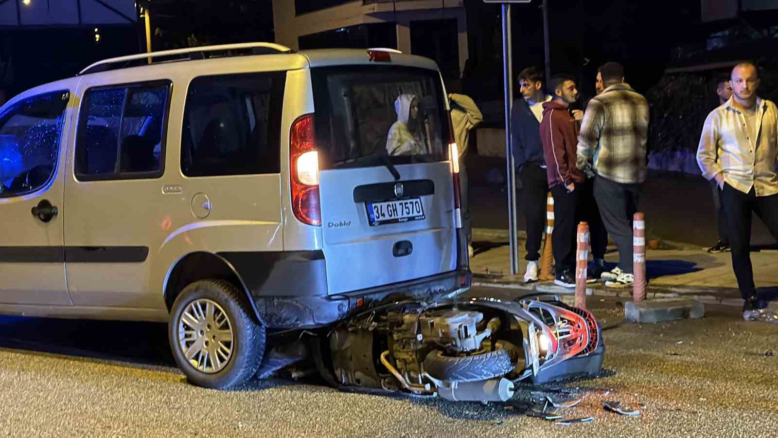 Park halinde ki araca saplandı: 1 yaralı