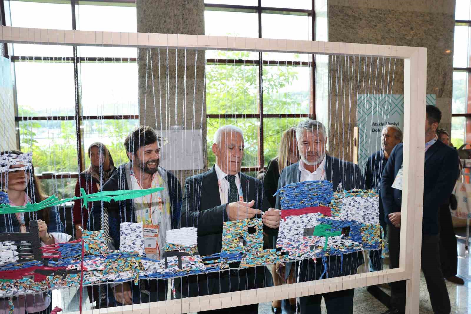 Denizden çıkan atıklar, görenleri hayrete düşürdü